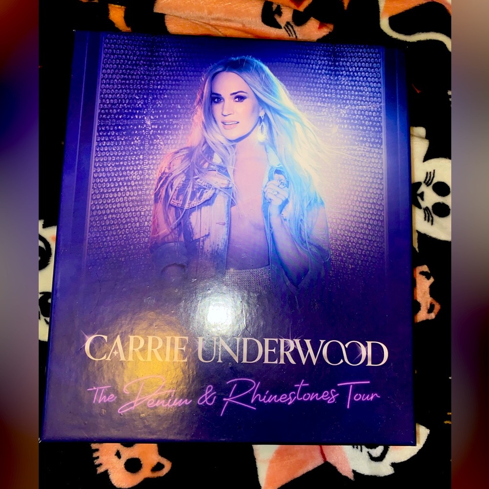 UNSEALED Carrie Underwood Denim & Rhinestones Tour VIP Box